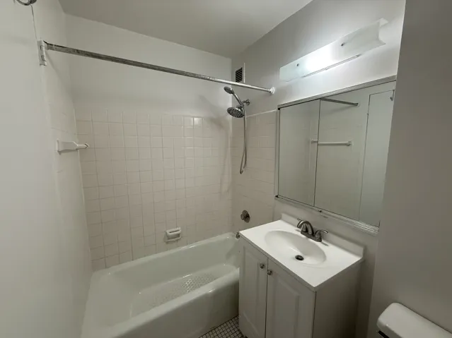 2025 BROADWAY, New York City, NY 10023