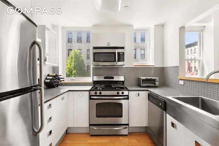 318 Knickerbocker Avenue, New York City, NY 11237
