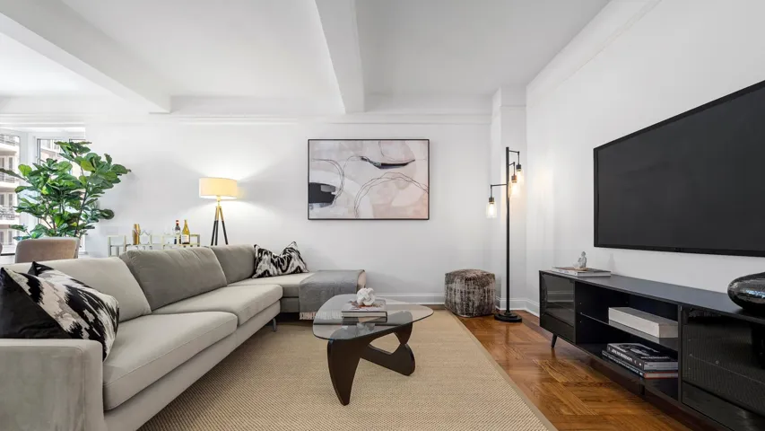 20 E 35TH Street, New York City, NY 10016