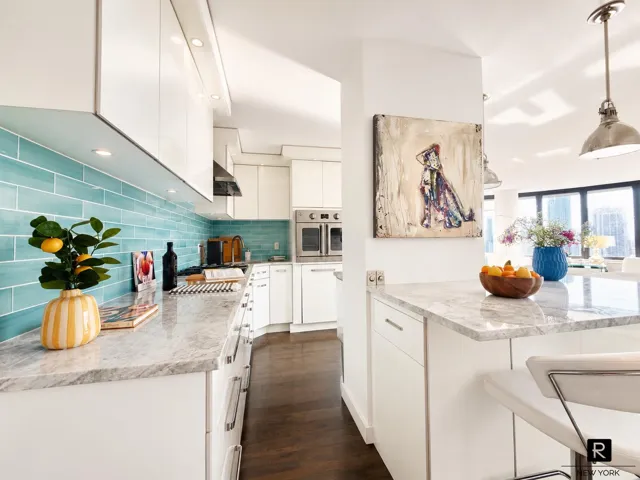 330 E 38th Street, New York City, NY 10016