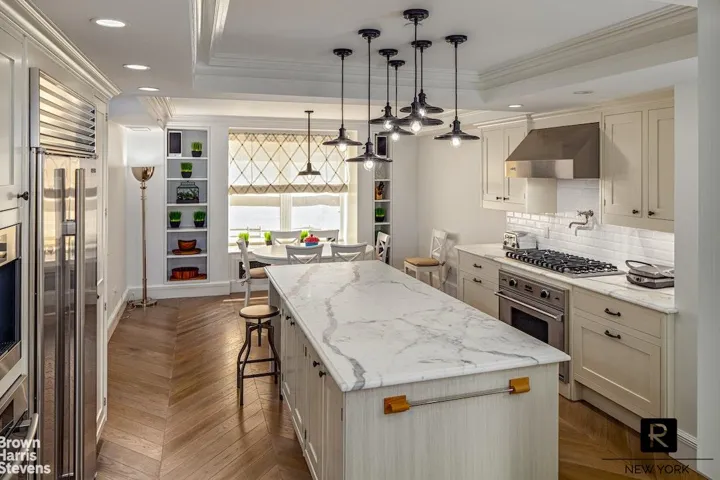 995 5th Avenue, New York City, NY 10028