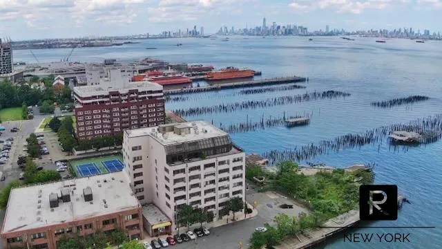 10 Bay Street Landing, New York City, NY 10301