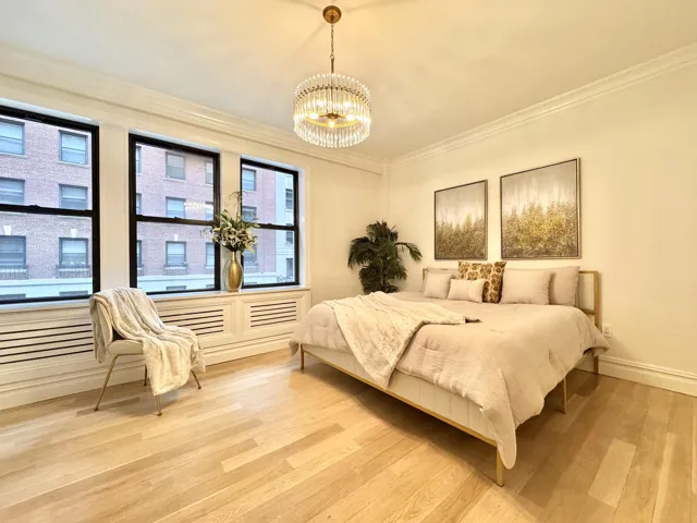 140 W 58th Street, New York City, NY 10019