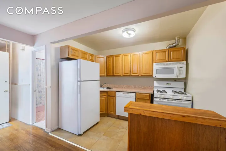 4204 Oneida Avenue, New York City, NY 10470