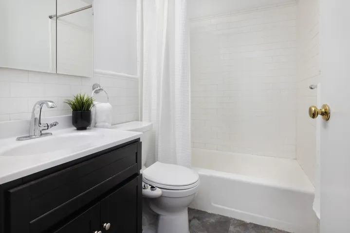 2025 BROADWAY, New York City, NY 10023