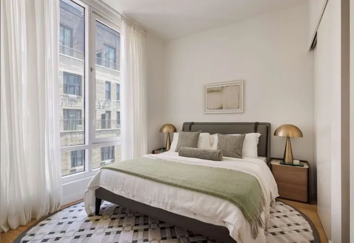 135 E 47TH Street, New York City, NY 10017