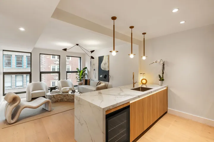16 W 18th Street, New York City, NY 10011