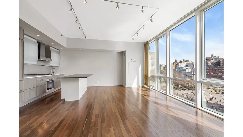 8 UNION S Square, New York City, NY 10003