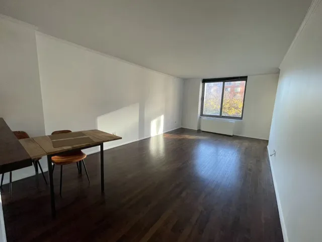 2 S END Avenue, New York City, NY 10280