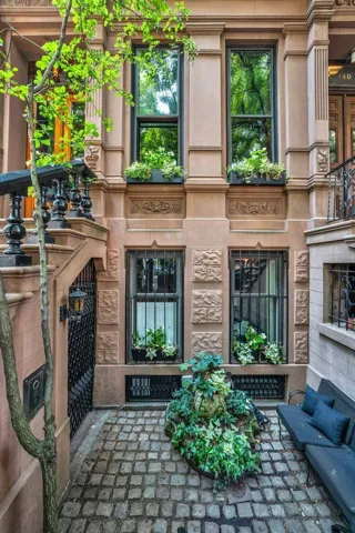 138 W 82nd Street, New York City, NY 10024