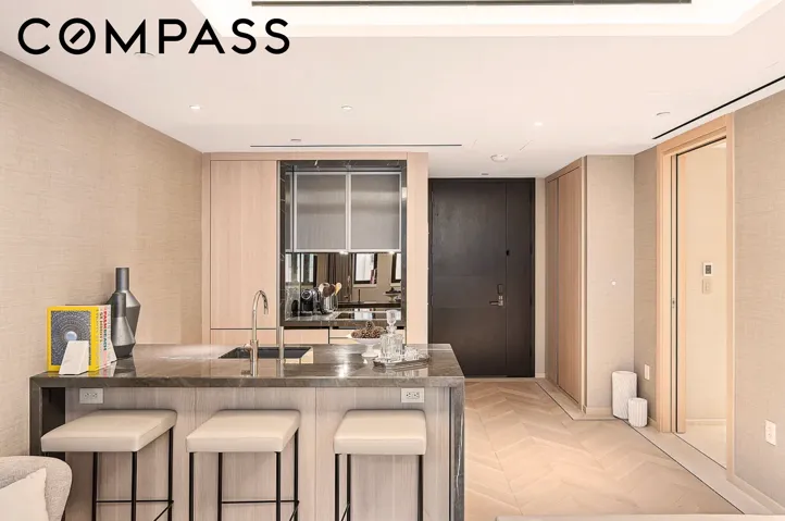 685 5th Avenue, New York City, NY 10022