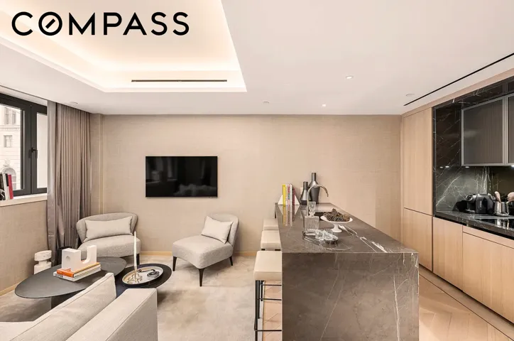 685 5th Avenue, New York City, NY 10022