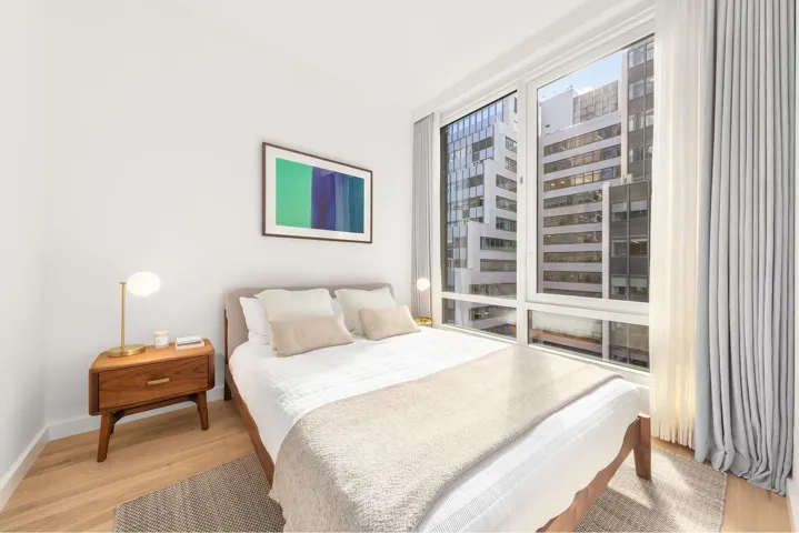 135 E 47TH Street, New York City, NY 10017