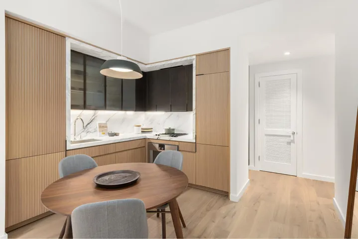 135 E 47TH Street, New York City, NY 10017