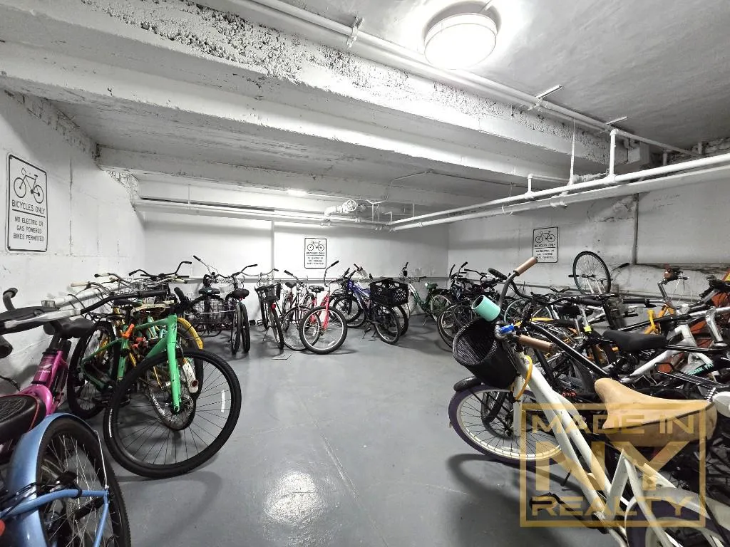 122-20 Ocean Promenade 3a, New York City, New York 11694, 1 Chambre Chambres, 3 Chambres Chambres,1 Salle de bainsSalle de bain,Residential Lease,A Louer,Ocean Promenade,RLS20064182 122-20 Ocean Promenade 3a, New York City, New York 11694, 1 Chambre Chambres, 3 Chambres Chambres,1 Salle de bainsSalle de bain,Residential Lease,A Louer,Ocean Promenade,RLS20064182