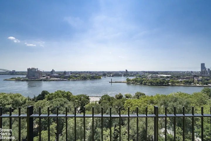 130 E END Avenue, New York City, NY 10028