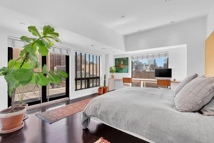 334 GRAND Street, New York City, NY 10002