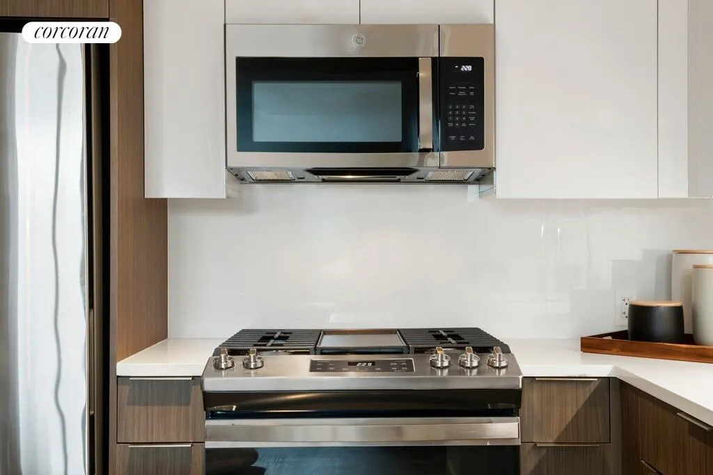 166-20 90th Avenue 435, New York City, New York 11432, 1 Chambre Chambres, 3 Chambres Chambres,1 Salle de bainsSalle de bain,Residential Lease,A Louer,90TH,RLS20067740 166-20 90th Avenue 435, New York City, New York 11432, 1 Chambre Chambres, 3 Chambres Chambres,1 Salle de bainsSalle de bain,Residential Lease,A Louer,90TH,RLS20067740