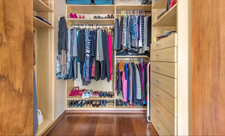 145 E 48th Street, New York City, NY 10017