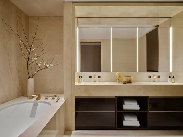 685 5TH Avenue, New York City, NY 10022