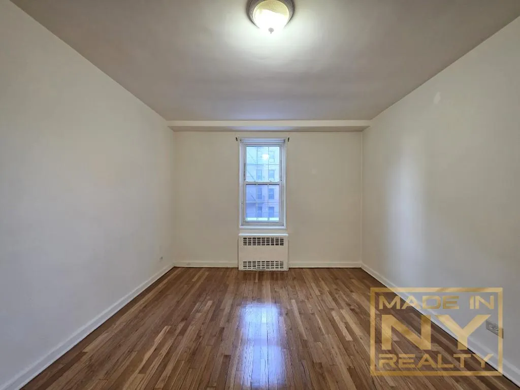 140-18 Burden Crescent 2o8, New York City, New York 11435, 1 Chambre Chambres, 3 Chambres Chambres,1 Salle de bainsSalle de bain,Residential Lease,A Louer,Burden,RLS20070707 140-18 Burden Crescent 2o8, New York City, New York 11435, 1 Chambre Chambres, 3 Chambres Chambres,1 Salle de bainsSalle de bain,Residential Lease,A Louer,Burden,RLS20070707