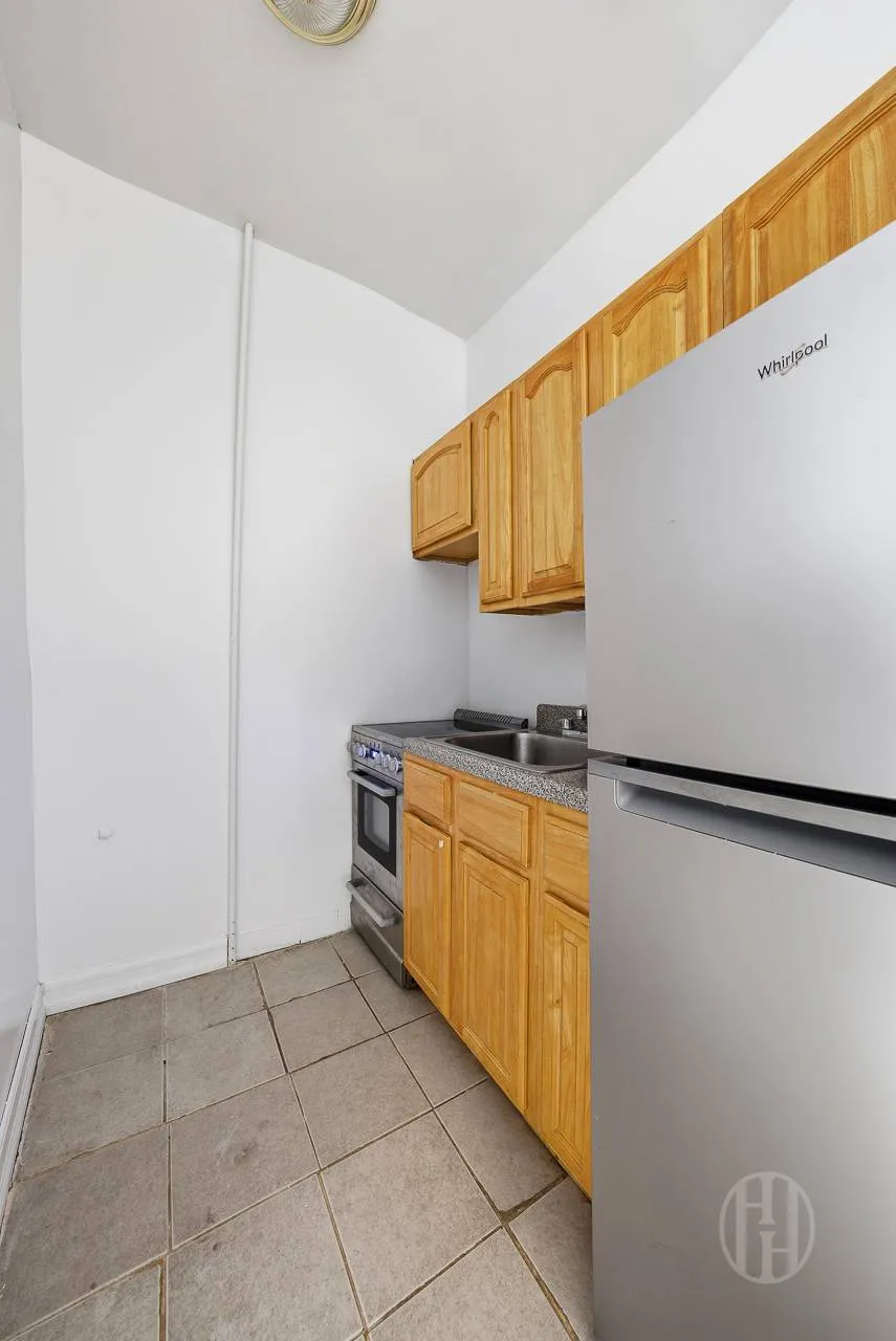 29 E 17th Street 320, New York City, New York 11226, 1 Bedroom Bedrooms, 3 Rooms Rooms,1 BathroomBathrooms,Residential Lease,For Rent,17th,RLS20070756 29 E 17th Street 320, New York City, New York 11226, 1 Bedroom Bedrooms, 3 Rooms Rooms,1 BathroomBathrooms,Residential Lease,For Rent,17th,RLS20070756