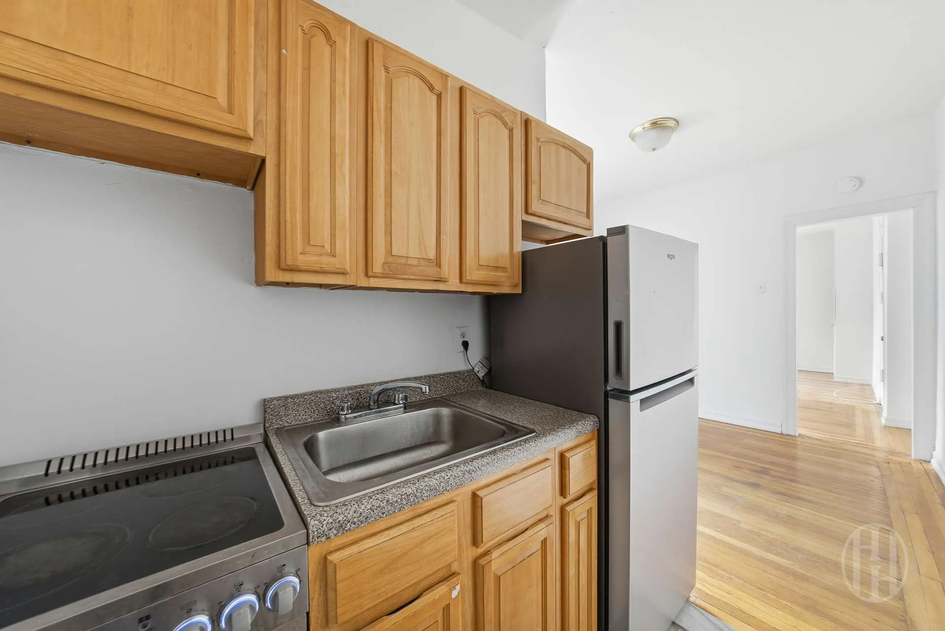 29 E 17th Street 320, New York City, New York 11226, 1 Bedroom Bedrooms, 3 Rooms Rooms,1 BathroomBathrooms,Residential Lease,For Rent,17th,RLS20070756 29 E 17th Street 320, New York City, New York 11226, 1 Bedroom Bedrooms, 3 Rooms Rooms,1 BathroomBathrooms,Residential Lease,For Rent,17th,RLS20070756