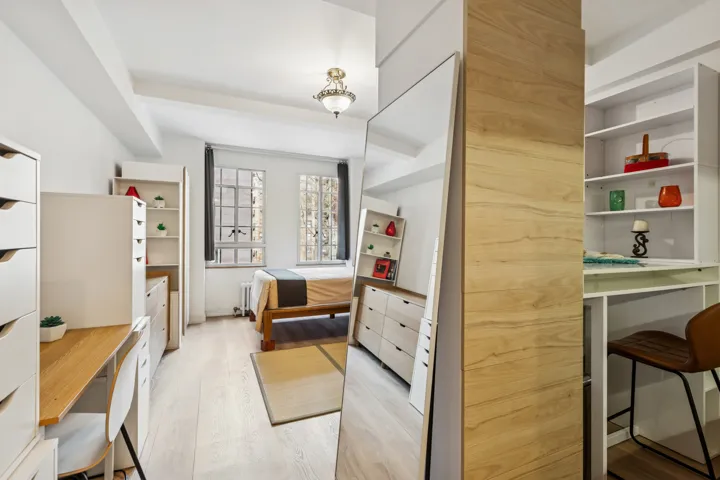 320 E 42nd Street 402, New York City, New York 10017, 1 Room Rooms,1 BathroomBathrooms,Residential Lease,For Rent,42ND,RLS20073299