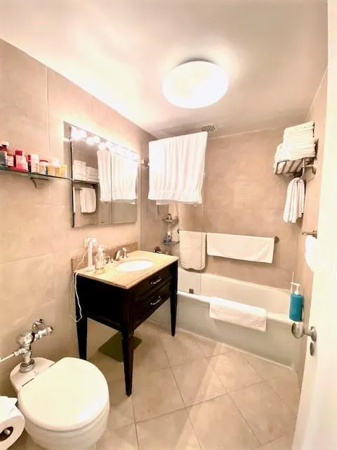 111 E 56th Street 907, New York City, New York 10022, 1 Bedroom Bedrooms, 2 Rooms Rooms,1 BathroomBathrooms,Residential,For Sale,56th,RLS20075548 111 E 56th Street 907, New York City, New York 10022, 1 Bedroom Bedrooms, 2 Rooms Rooms,1 BathroomBathrooms,Residential,For Sale,56th,RLS20075548