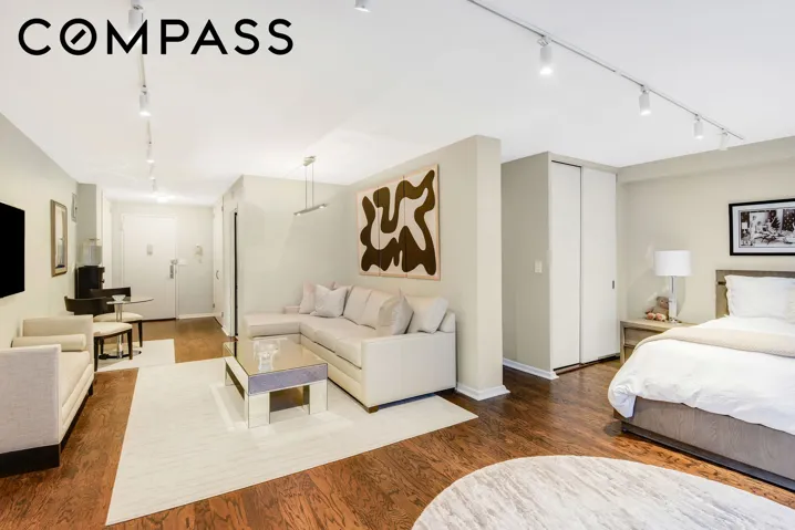 16 W 16th Street, New York City, NY 10011