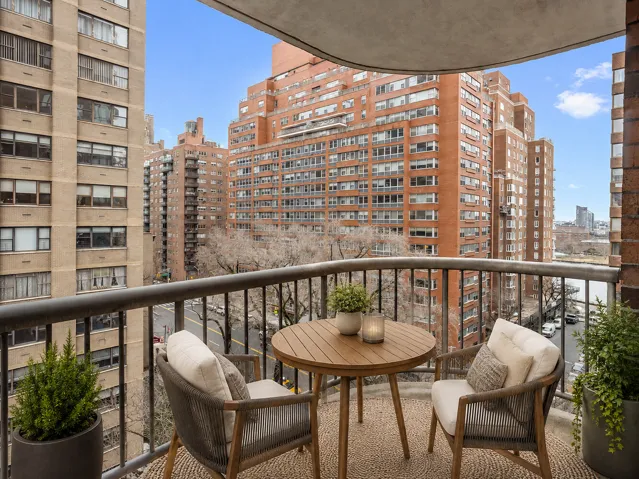 52 E END Avenue, New York City, NY 10028