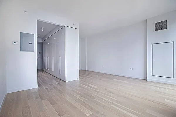 540 W 49th Street, New York City, NY 10019