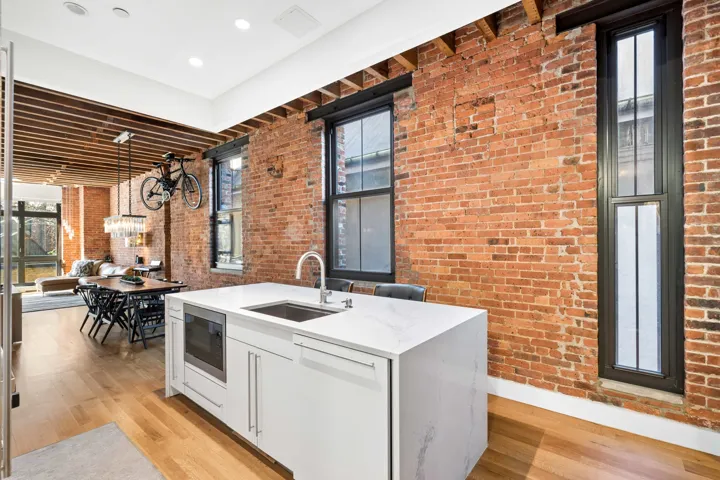 406 W 45TH Street, New York City, NY 10036