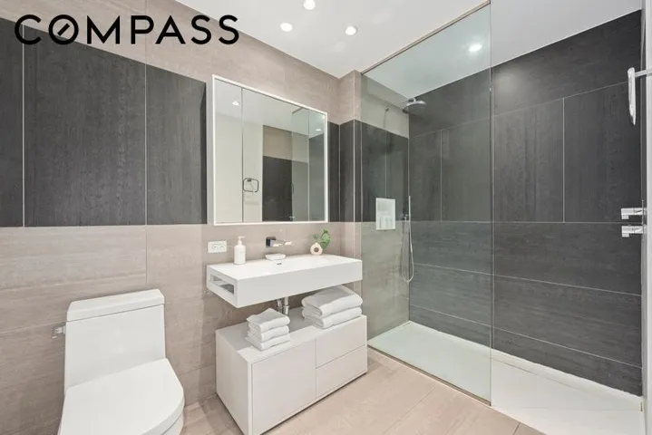 540 W 49th Street, New York City, NY 10019