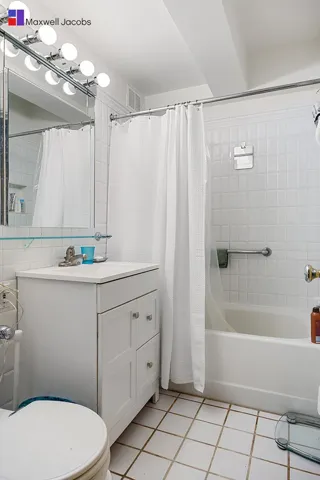 45 W 54th Street, New York City, NY 10019