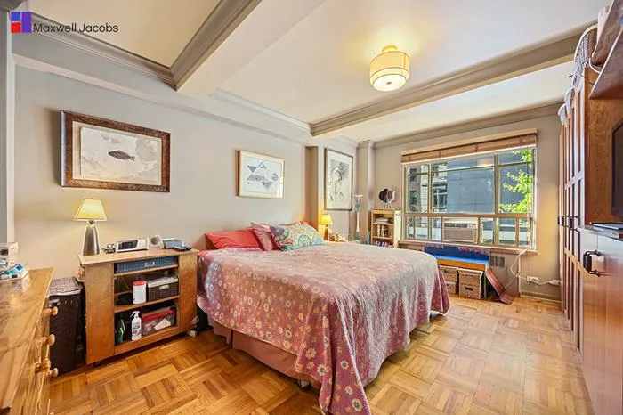 45 W 54th Street, New York City, NY 10019