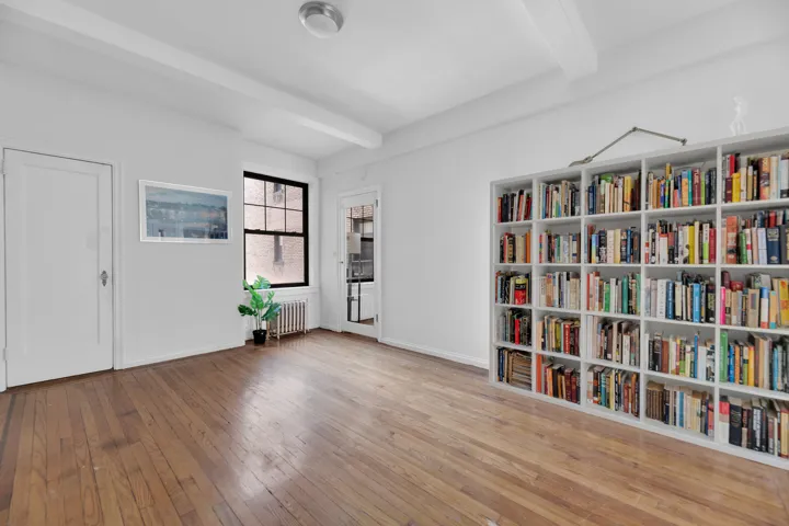 141 E 3RD Street, New York City, NY 10009