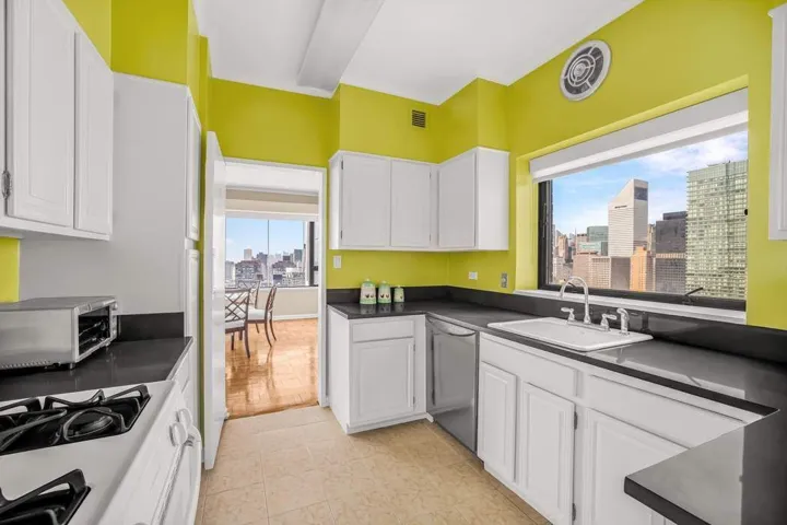 425 E 58th Street, New York City, NY 10022