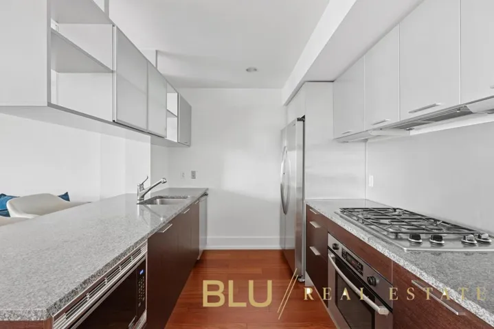350 W 42nd Street, New York City, NY 10036