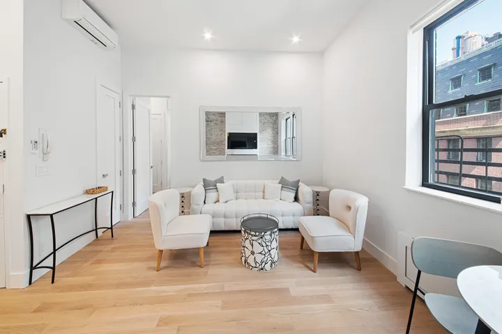20 E 88TH Street, New York City, NY 10128