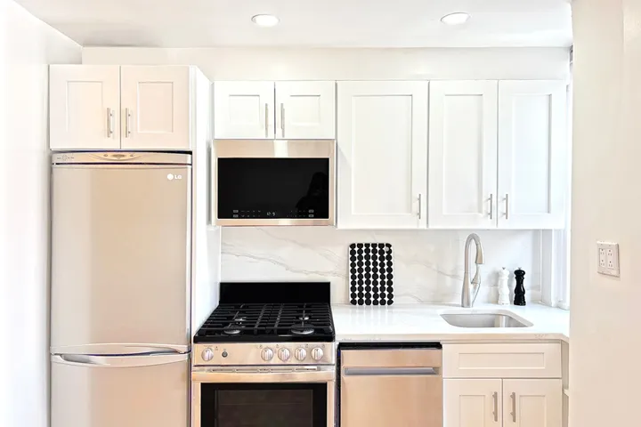 333 E 53rd Street, New York City, NY 10022
