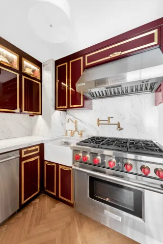 420 E 55TH Street, New York City, NY 10022