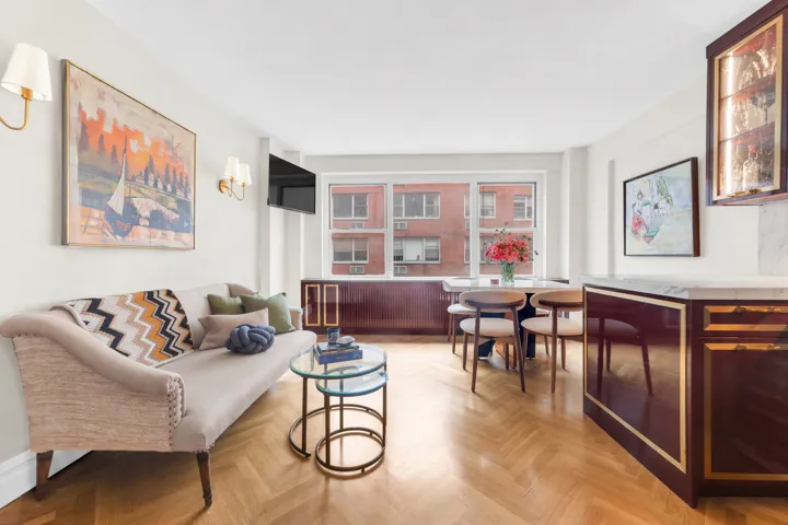 420 E 55TH Street, New York City, NY 10022