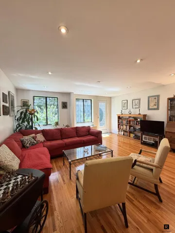 216 E 75th Street, New York City, NY 10021