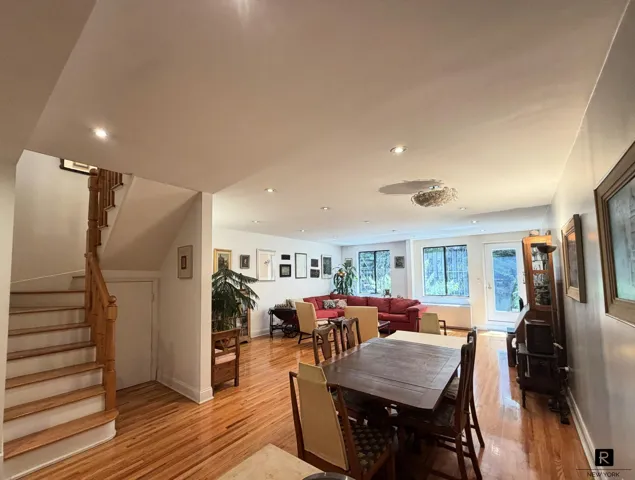 216 E 75th Street, New York City, NY 10021