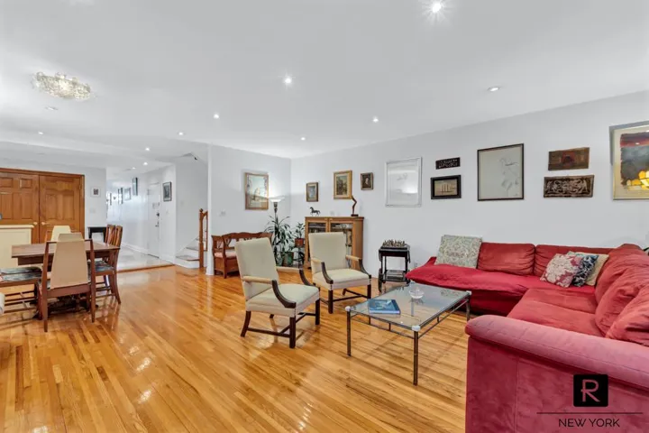 216 E 75th Street, New York City, NY 10021