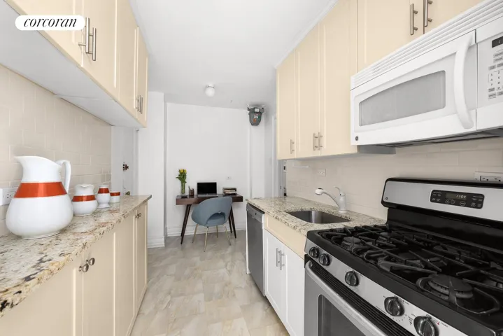 221 W 82ND Street, New York City, NY 10024