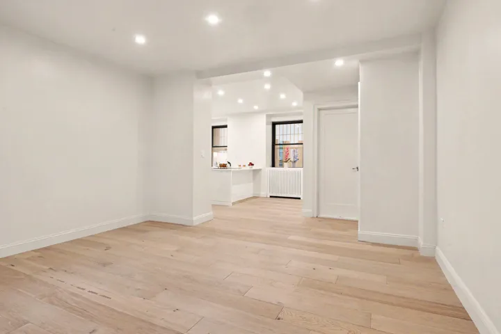 252 W 85TH Street, New York City, NY 10024
