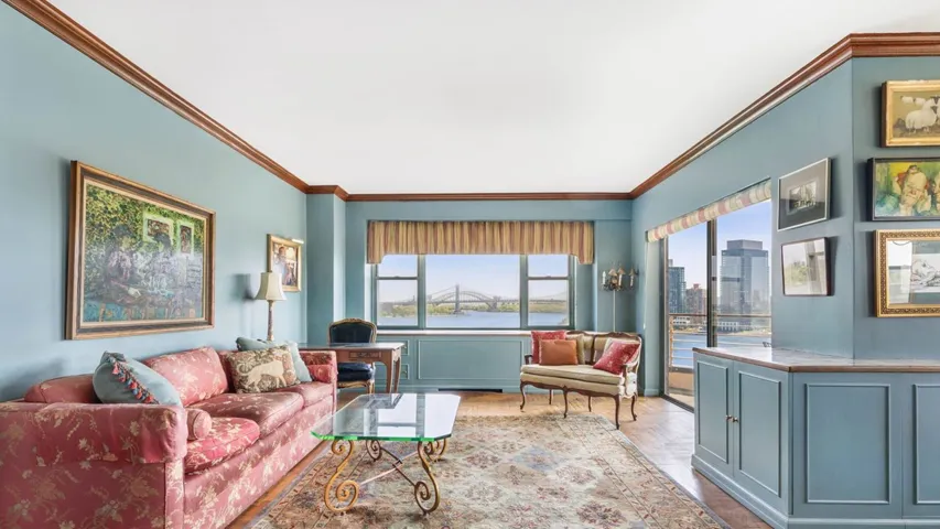 200 E END Avenue, New York City, NY 10128