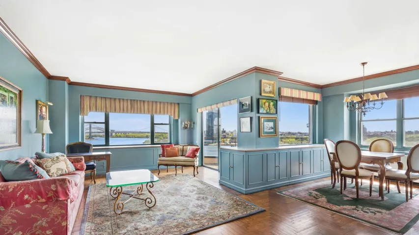 200 E END Avenue, New York City, NY 10128
